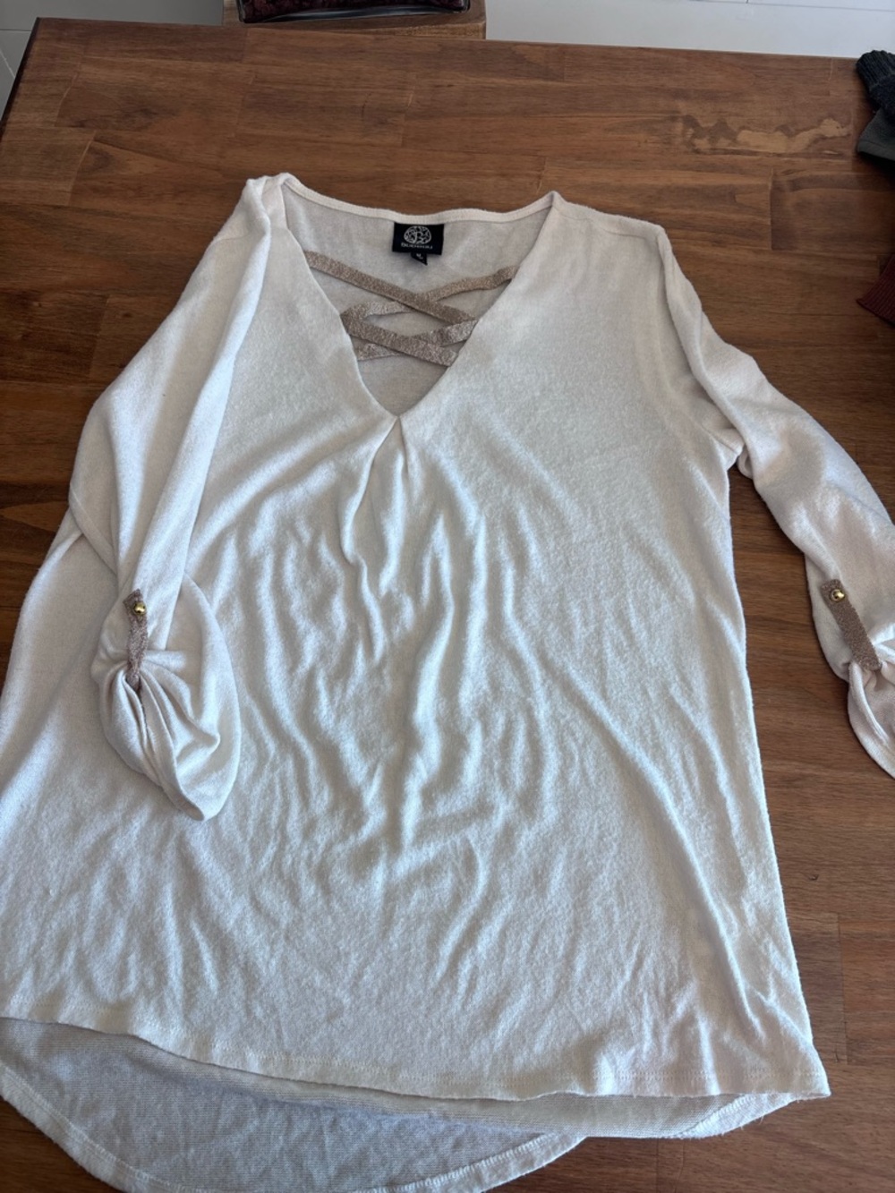 bobeau Cream Long-Sleeve V-Neck Top with Crisscross Detail